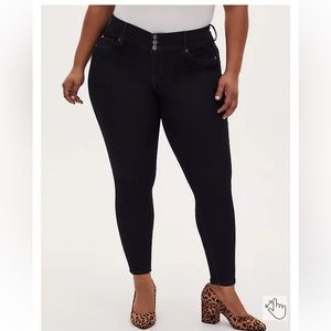 NWT Torrid 12 short jeggings
